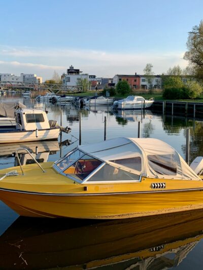 Boote & Wasserfahrzeuge
