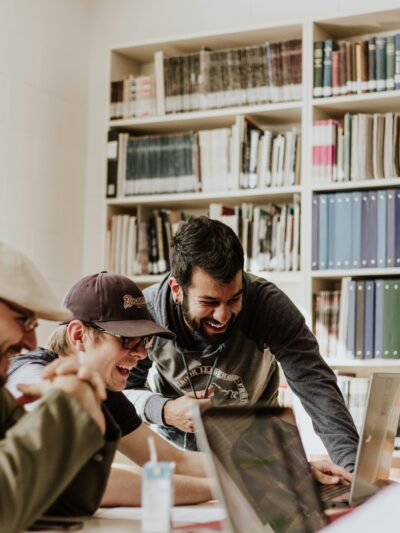 Ausbildung & Praktikum